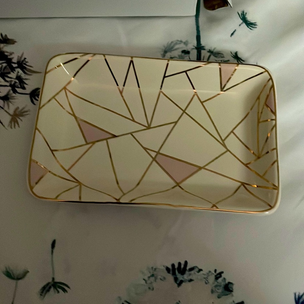 Ceramic tray